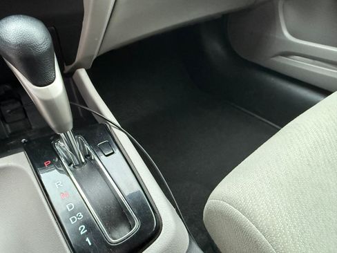 Used 2013 Honda Civic LX image 17