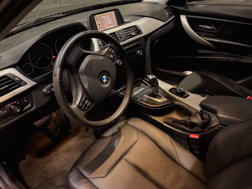 Used 2014 BMW 320i Sedan RWD image 8