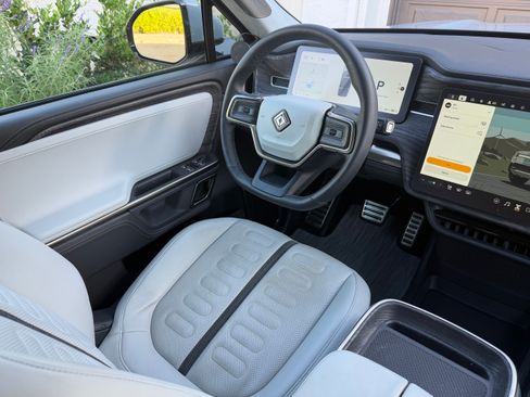 Used 2023 Rivian R1S Adventure AWD/4WD image 12