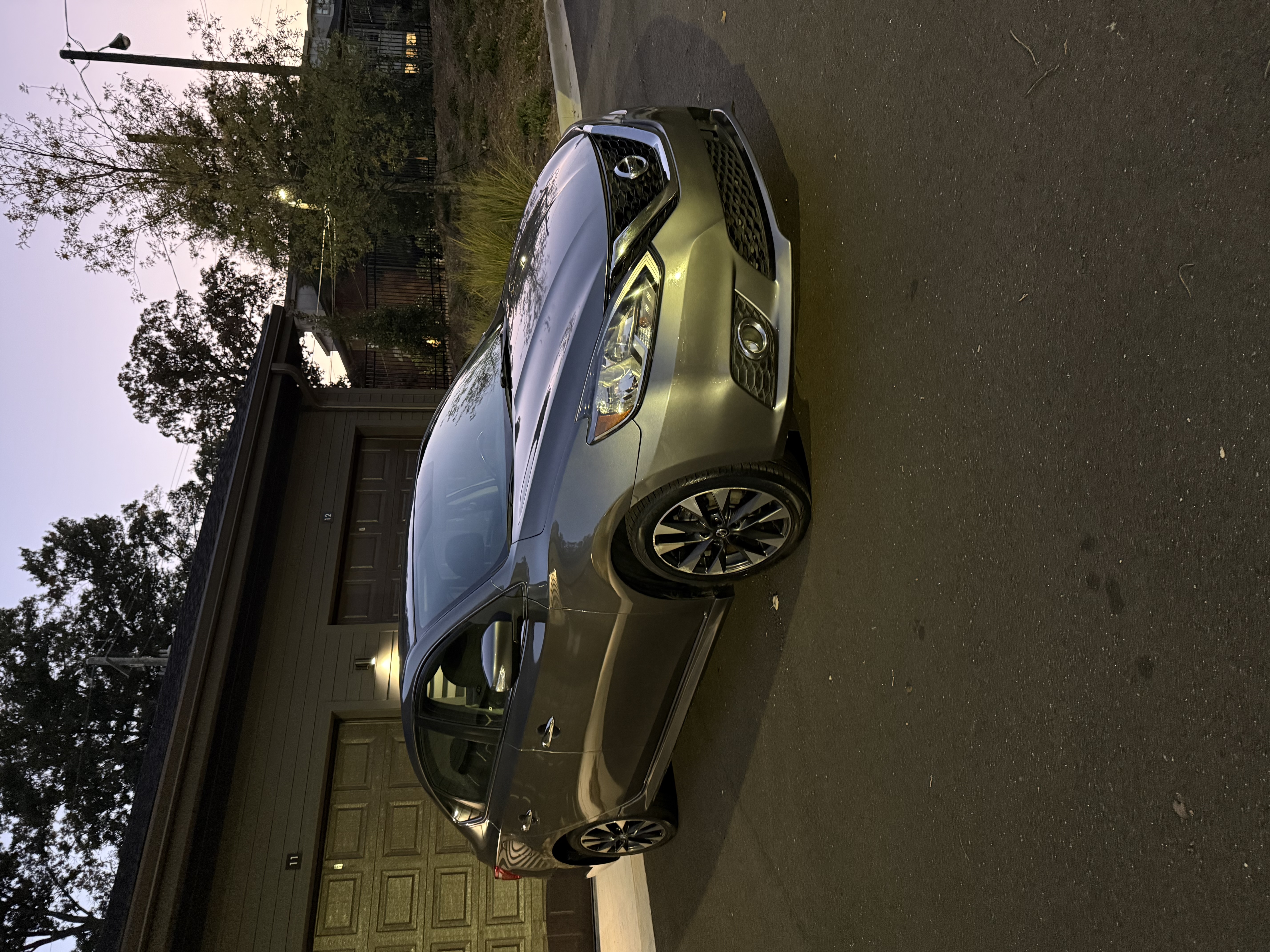 Used 2019 Nissan Sentra SR FWD image 1