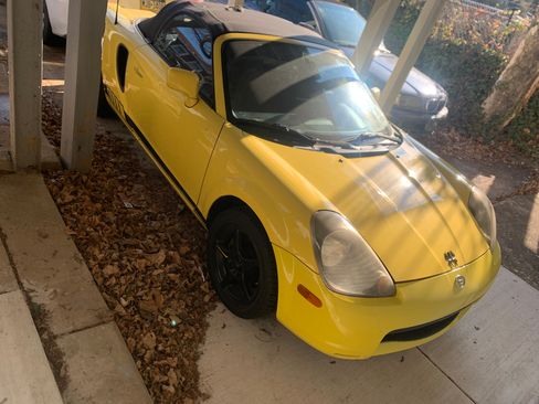Used 2002 Toyota MR2 image 1