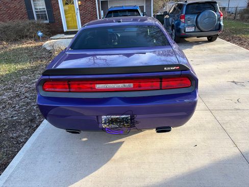 Used 2010 Dodge Challenger SRT8 w/ SRT Option Group II image 9