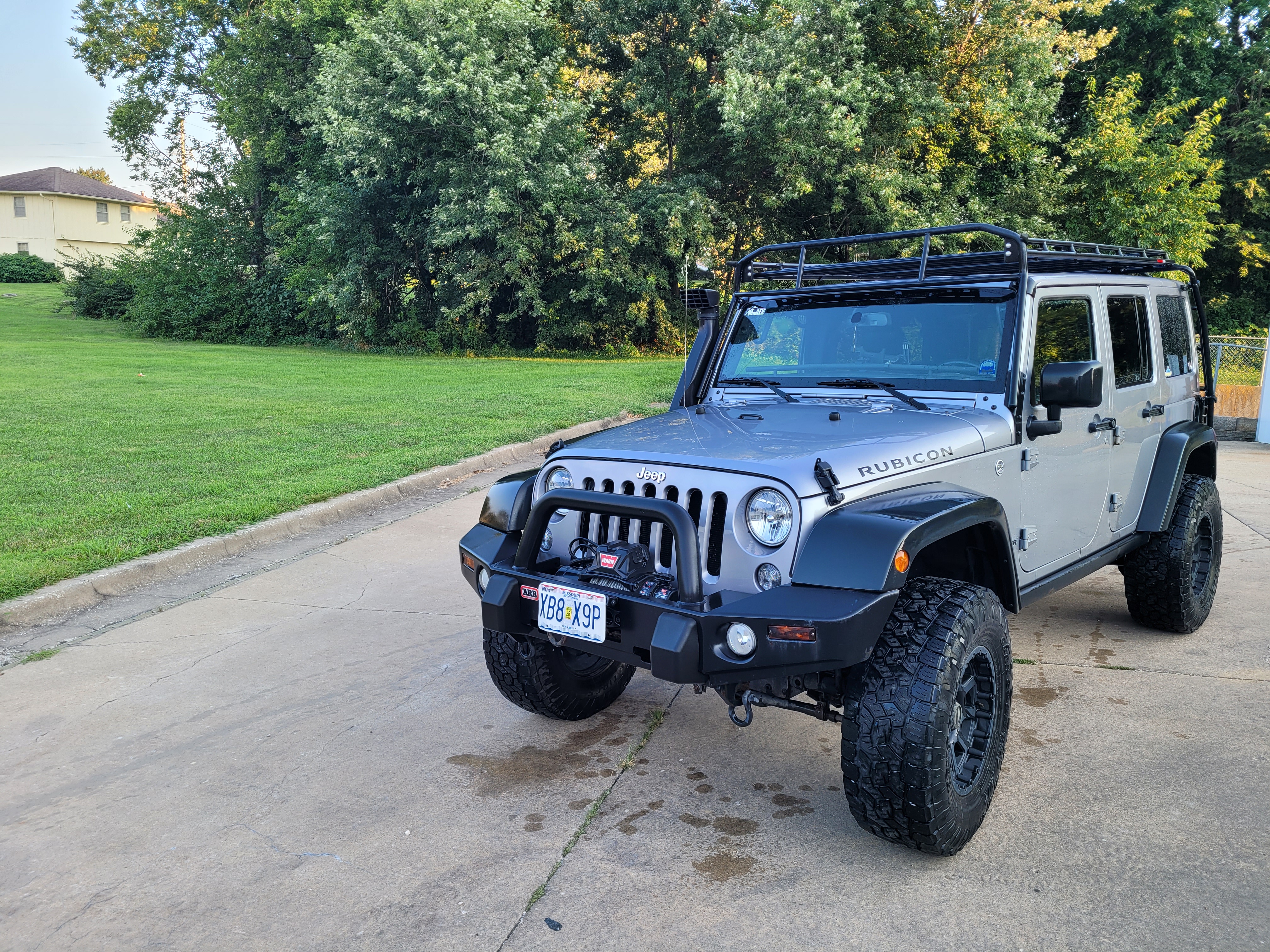 Used 2016 Jeep Wrangler Unlimited Rubicon w/ Connectivity Group AWD/4WD image 4