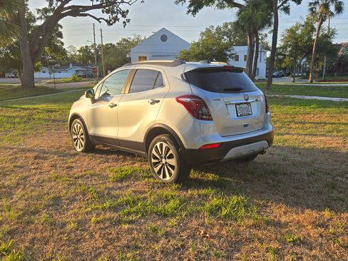 Used 2018 Buick Encore Essence image 6