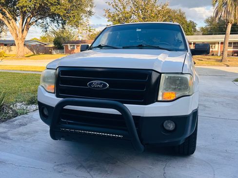 Used 2014 Ford Expedition XL image 4