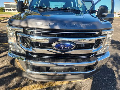 Used 2022 Ford F250 XLT image 2