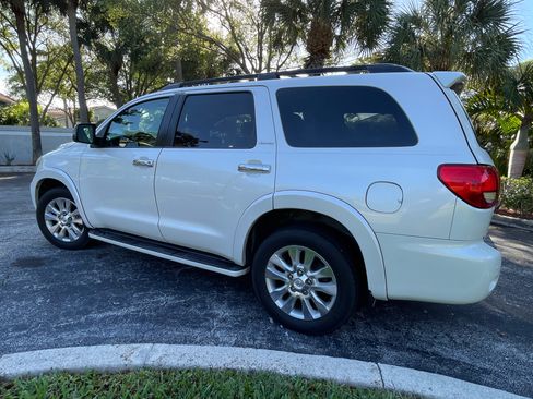 Used 2010 Toyota Sequoia Platinum image 8
