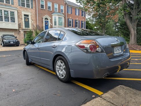 Used 2010 Nissan Altima 2.5 S FWD image 5