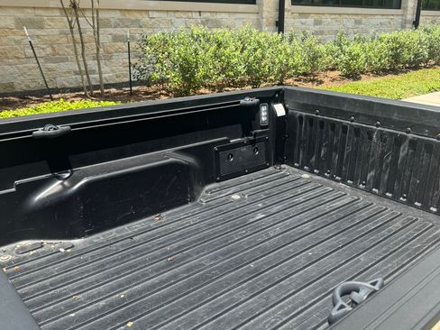 Used 2020 Toyota Tacoma SR5 RWD image 12