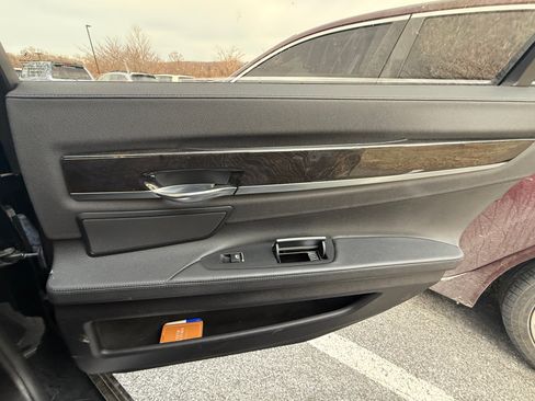 Used 2014 BMW 740Li image 8