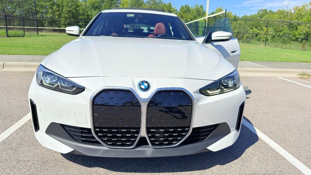 Used 2023 BMW i4 eDrive35 RWD image 15