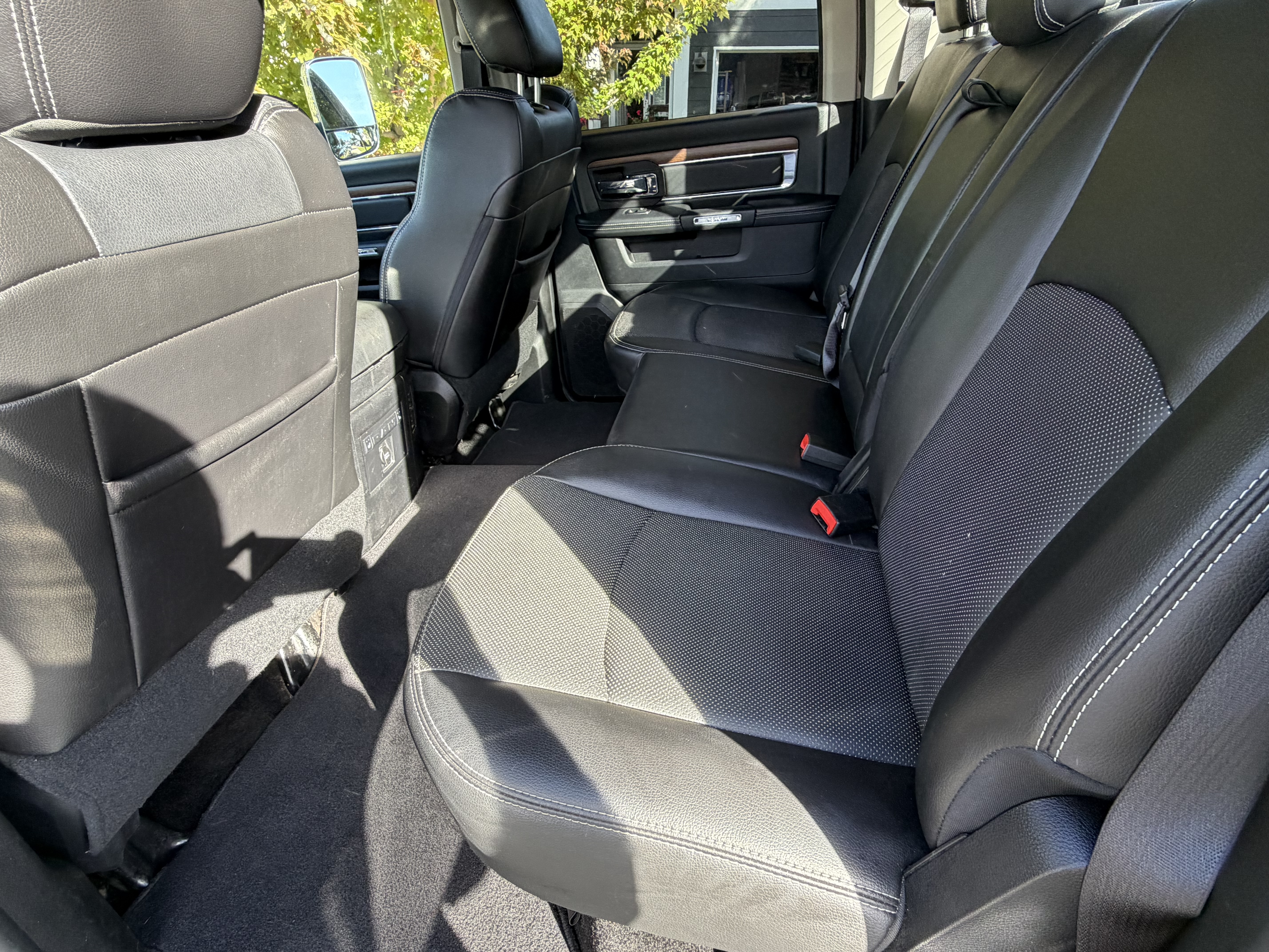 Used 2015 RAM 3500 Laramie AWD/4WD image 10