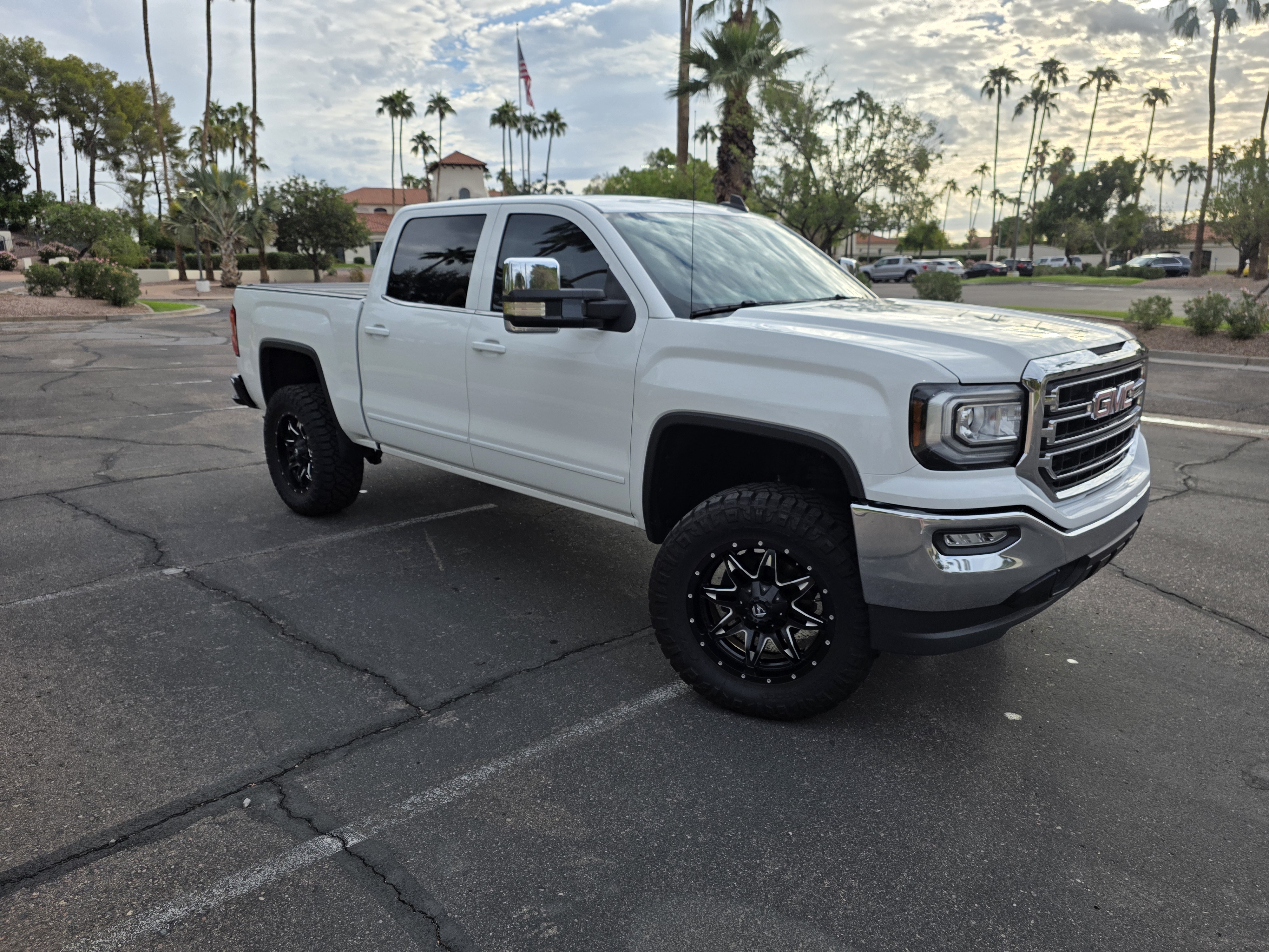 Used 2018 GMC Sierra 1500 SLE w/ SLE Value Package RWD image 5