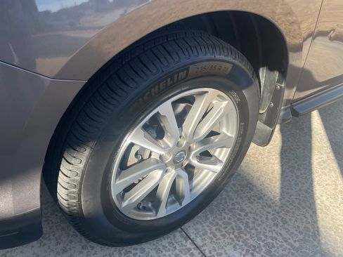 Used 2013 Nissan Pathfinder SV image 20