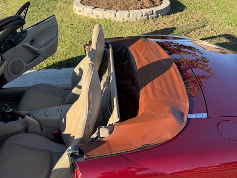 Used 2003 MAZDA MX-5 Miata image 19