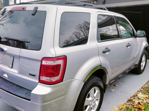 Used 2012 Ford Escape XLT AWD/4WD image 2
