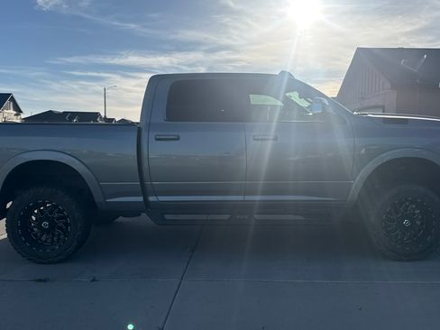 Used 2022 RAM 2500 Laramie AWD/4WD image 2