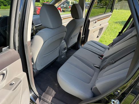 Used 2010 Hyundai Santa Fe GLS FWD image 6