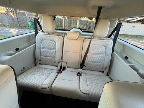 Used 2023 Lincoln Navigator L Black Label image 5