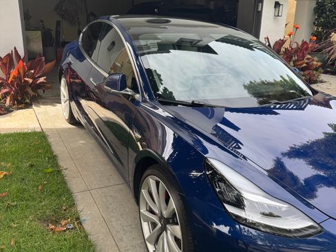 Used 2019 Tesla Model 3 Performance AWD/4WD image 4
