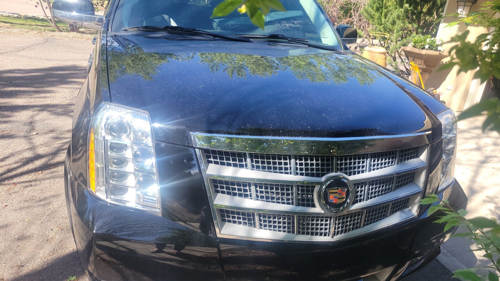 Used 2013 Cadillac Escalade Platinum AWD/4WD image 4