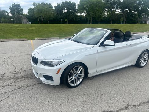 Used 2017 BMW 230i Convertible RWD image 1