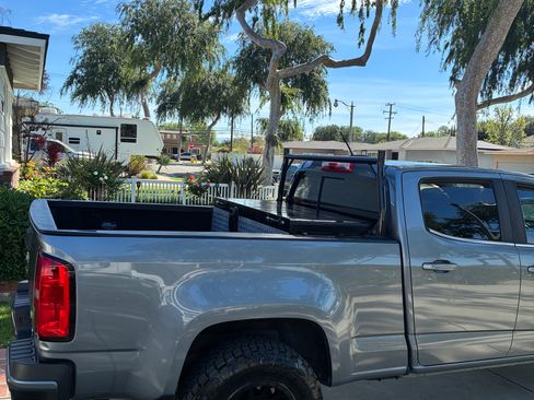 Used 2018 Chevrolet Colorado LT w/ LT Convenience Package image 4