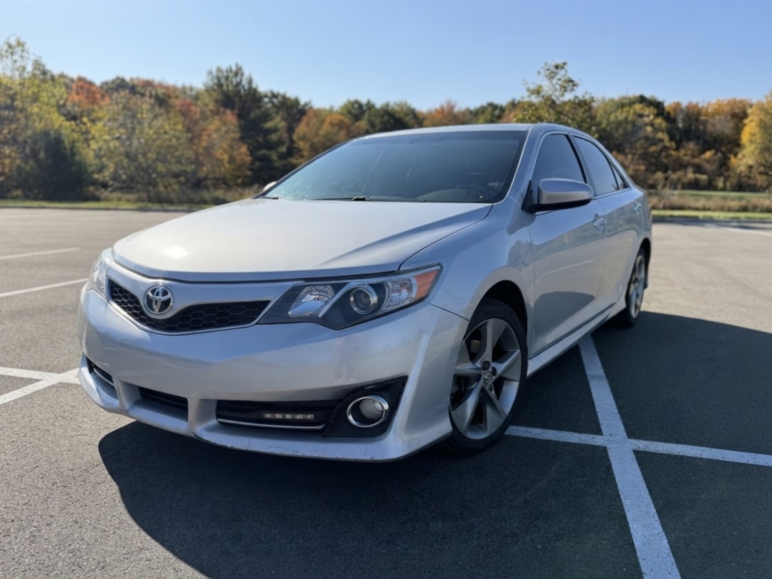 Used 2013 Toyota Camry SE w/ Convenience Pkg FWD image 8
