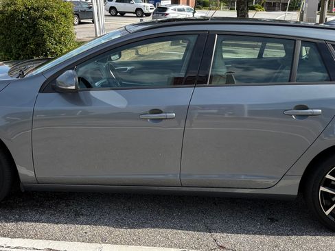 Used 2018 Volvo V60 T5 Dynamic image 2