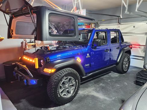 Used 2018 Jeep Wrangler Unlimited Sport image 5