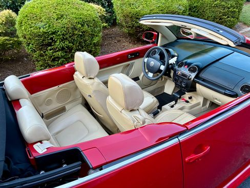 Used 2007 Volkswagen Beetle Convertible w/ Package 1 FWD image 10