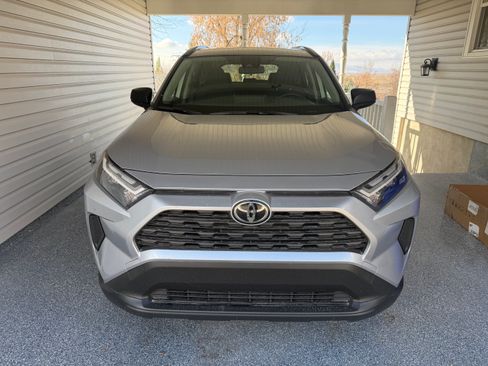 Used 2025 Toyota RAV4 LE image 6