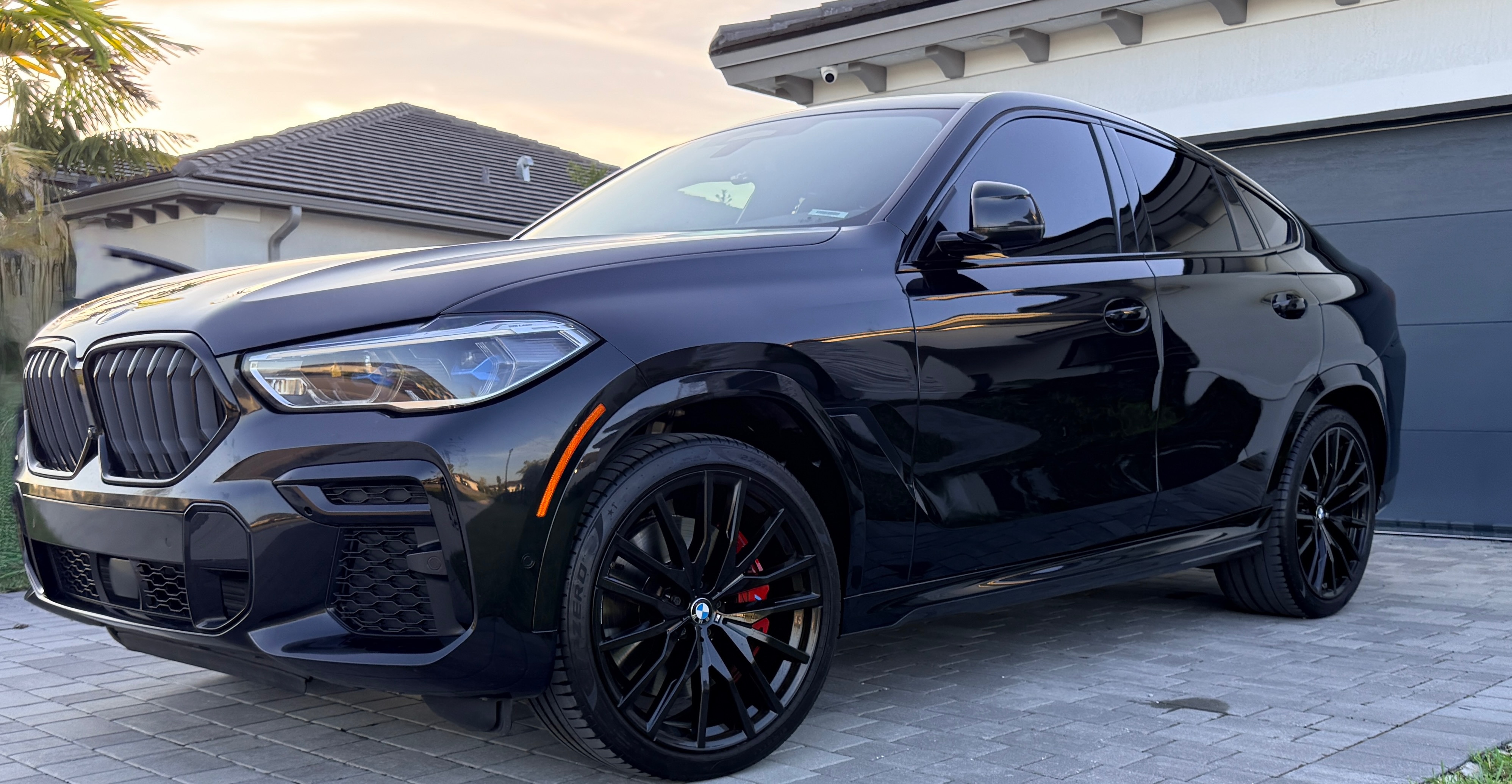 Used 2022 BMW X6 M50i w/ Executive Package AWD/4WD image 1
