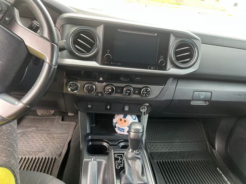 Used 2017 Toyota Tacoma TRD Pro image 12