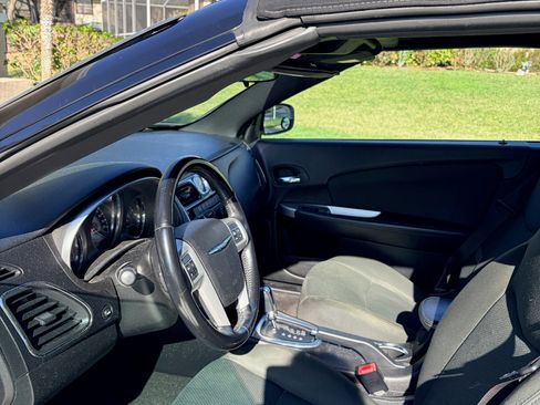 Used 2012 Chrysler 200 Touring image 6