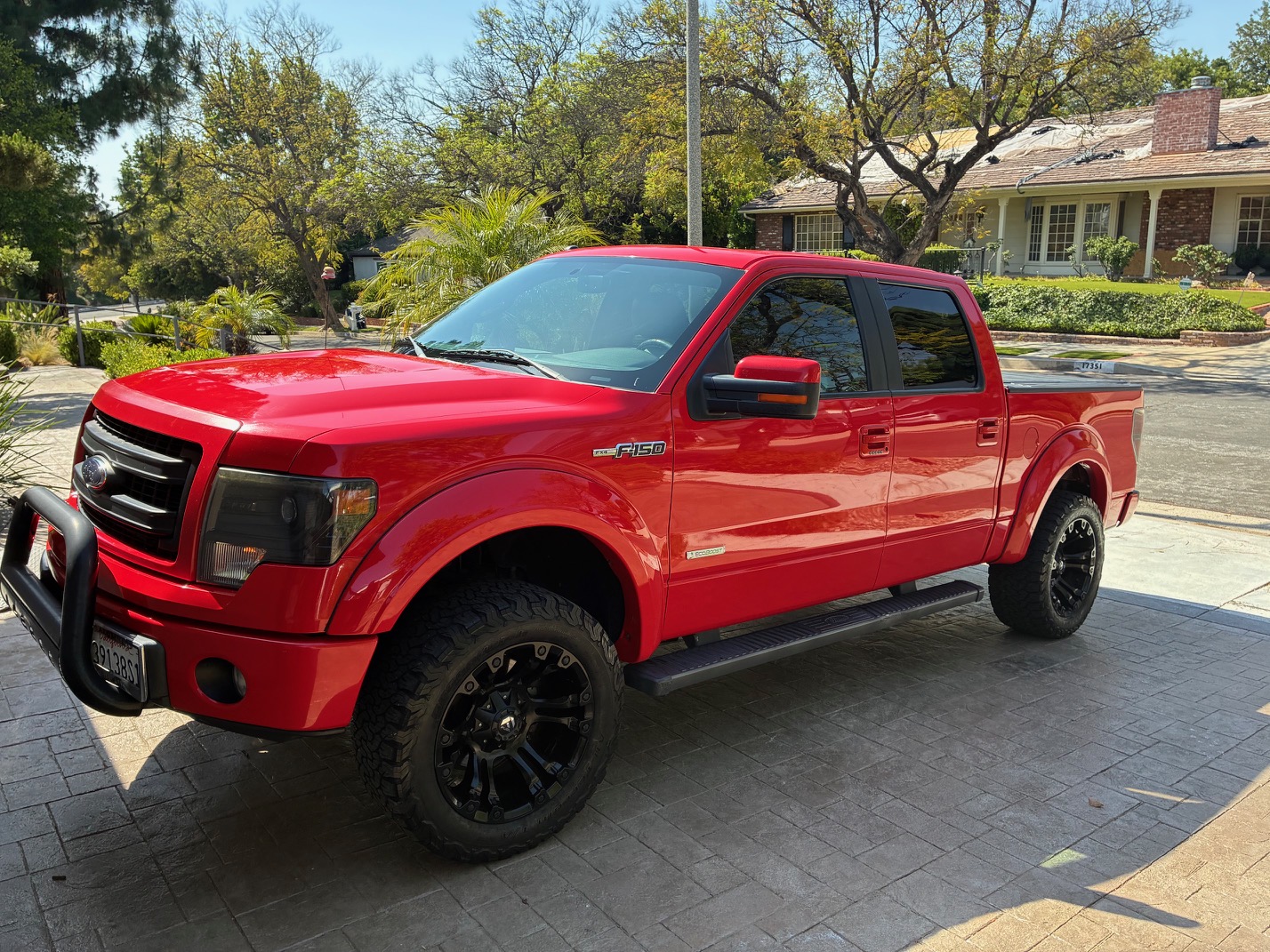 Used 2014 Ford F150 FX4 w/ Equipment Group 402A Luxury AWD/4WD image 2