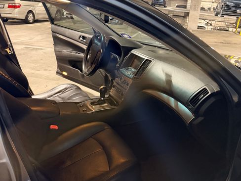 Used 2010 INFINITI G37 Journey w/ Premium Pkg RWD image 6