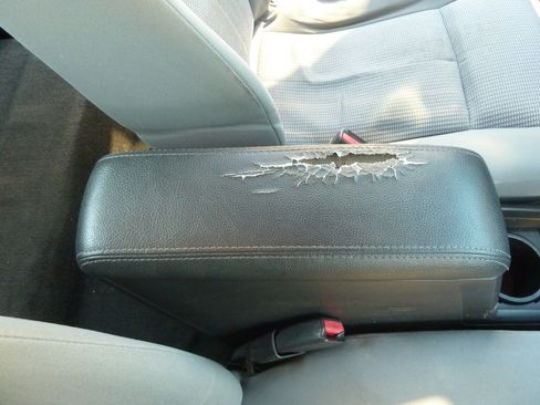 Used 2011 Dodge Dakota ST image 17