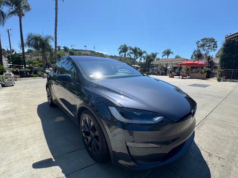 Used 2024 Tesla Model X AWD/4WD image 2