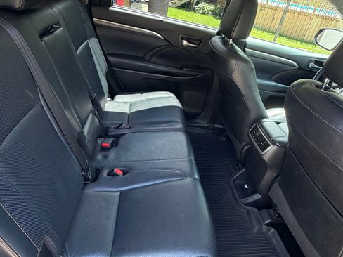 Used 2018 Toyota Highlander Limited AWD/4WD image 24