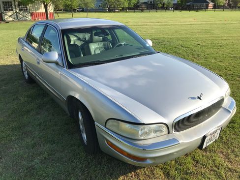 Used 2001 Buick Park Avenue w/ Prestige Pkg image 1