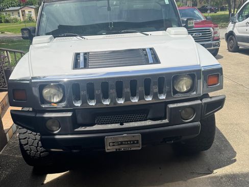 Used 2007 HUMMER H2 SUT w/ Chrome Appearance Package AWD/4WD image 4