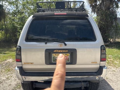 Used 1998 Toyota 4Runner Limited image 9