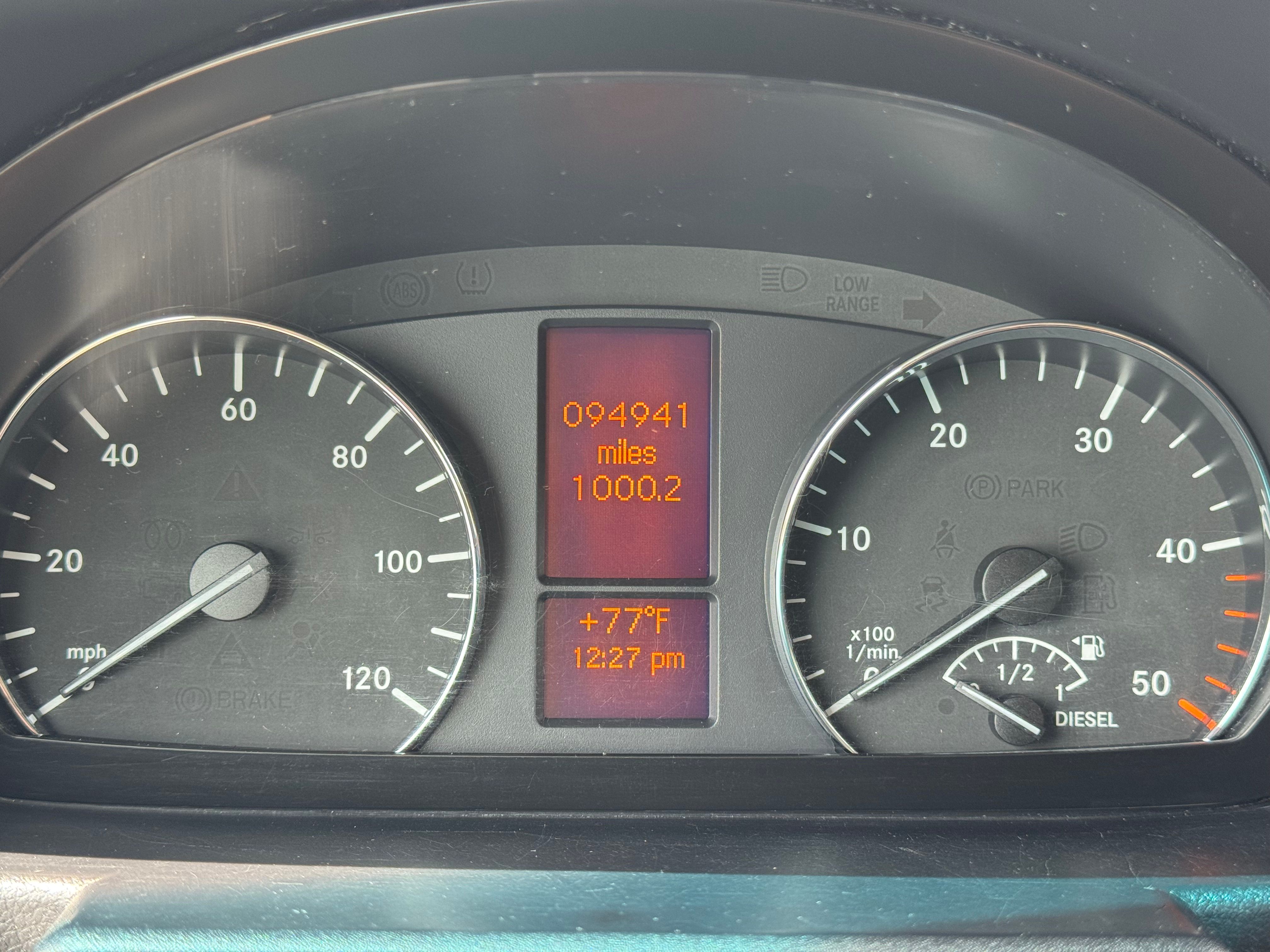 Used 2016 Mercedes-Benz Sprinter 2500 image 32