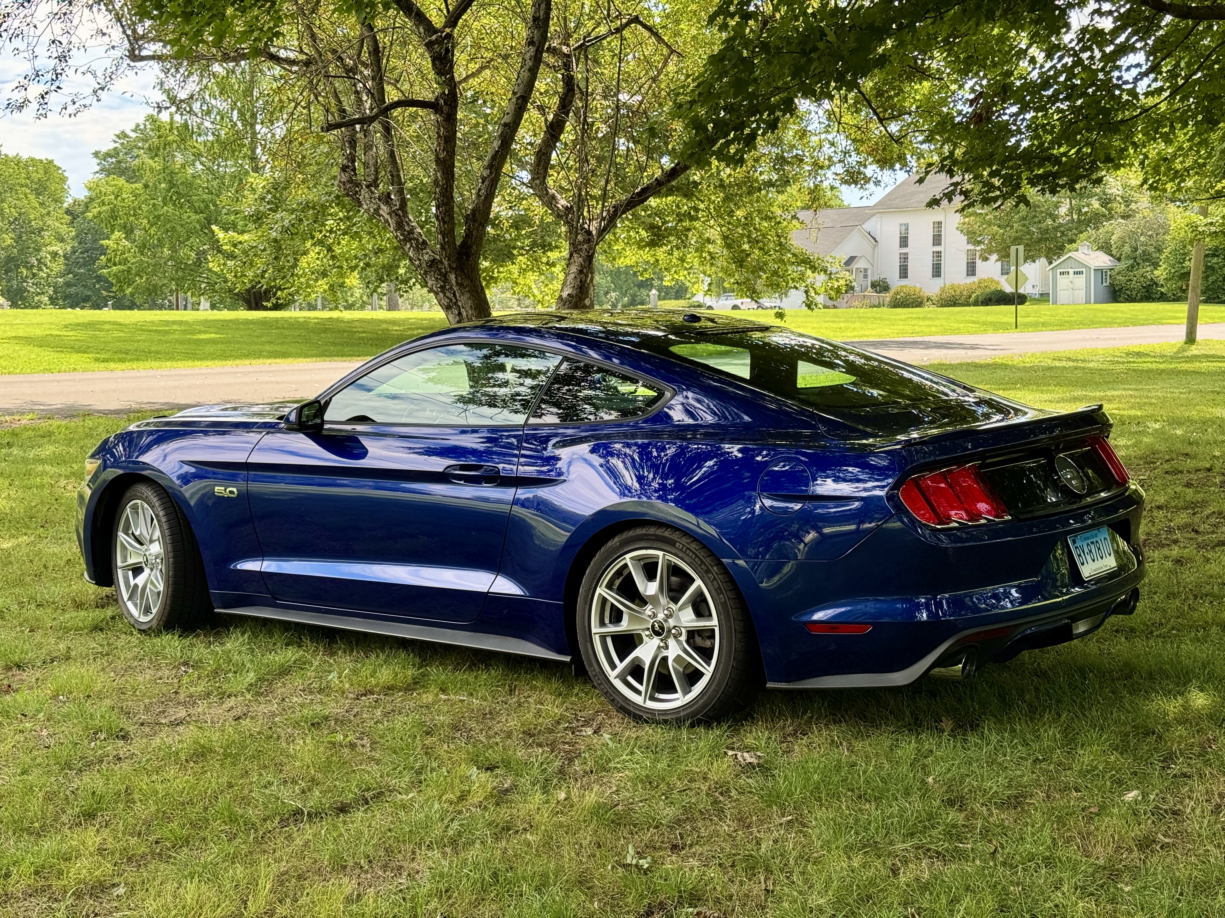 Used 2015 Ford Mustang GT Premium w/ Equipment Group 401A RWD image 4