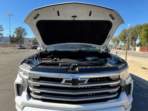 Used 2023 Chevrolet Silverado 1500 High Country w/ High Country Premium Package image 18