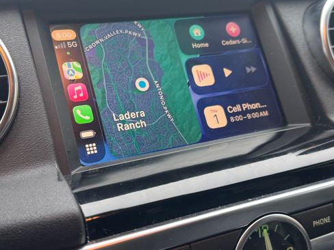 Used 2015 Land Rover LR4 HSE image 12