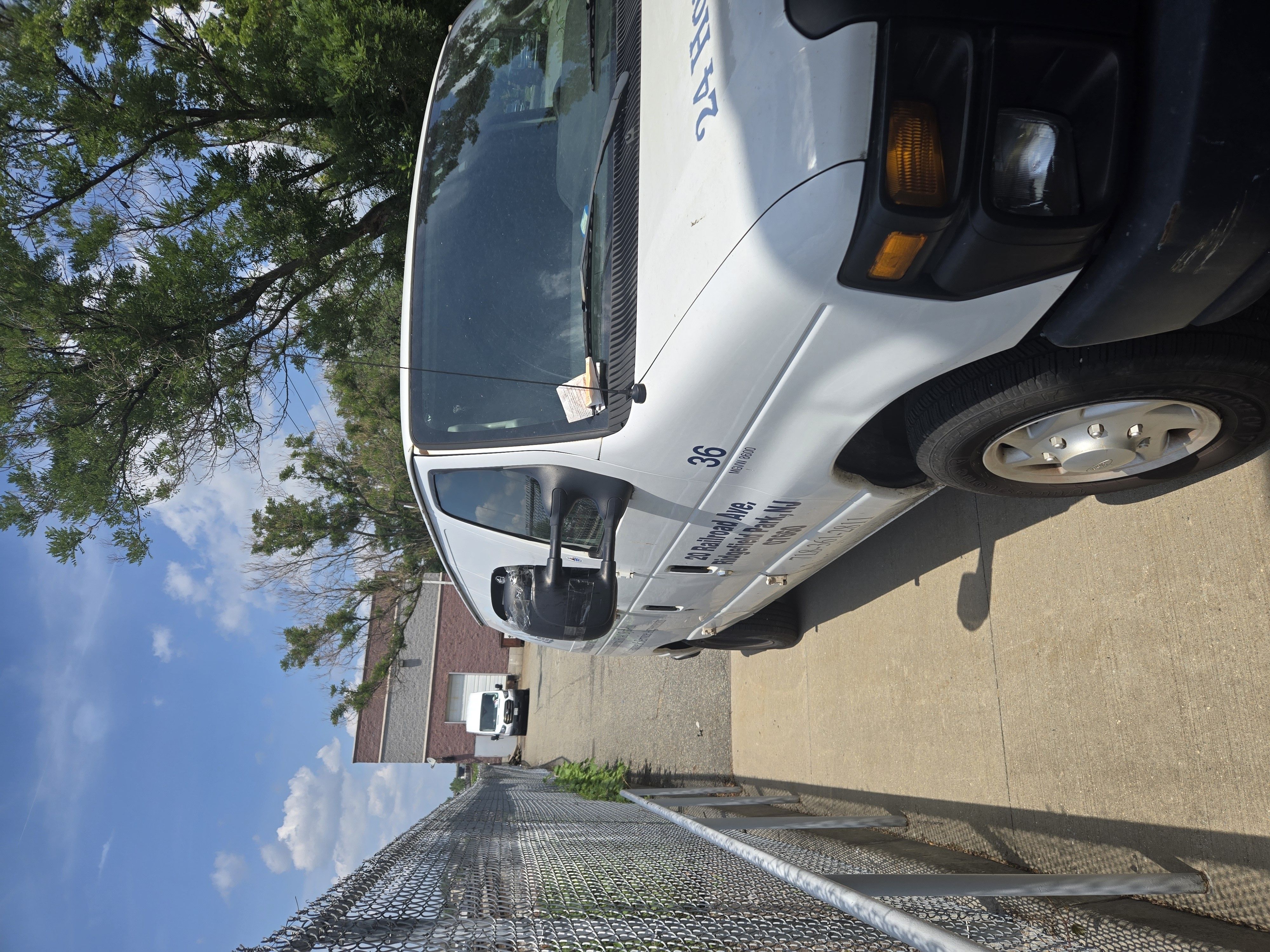 Used 2009 Ford E-150 and Econoline 150 RWD image 1