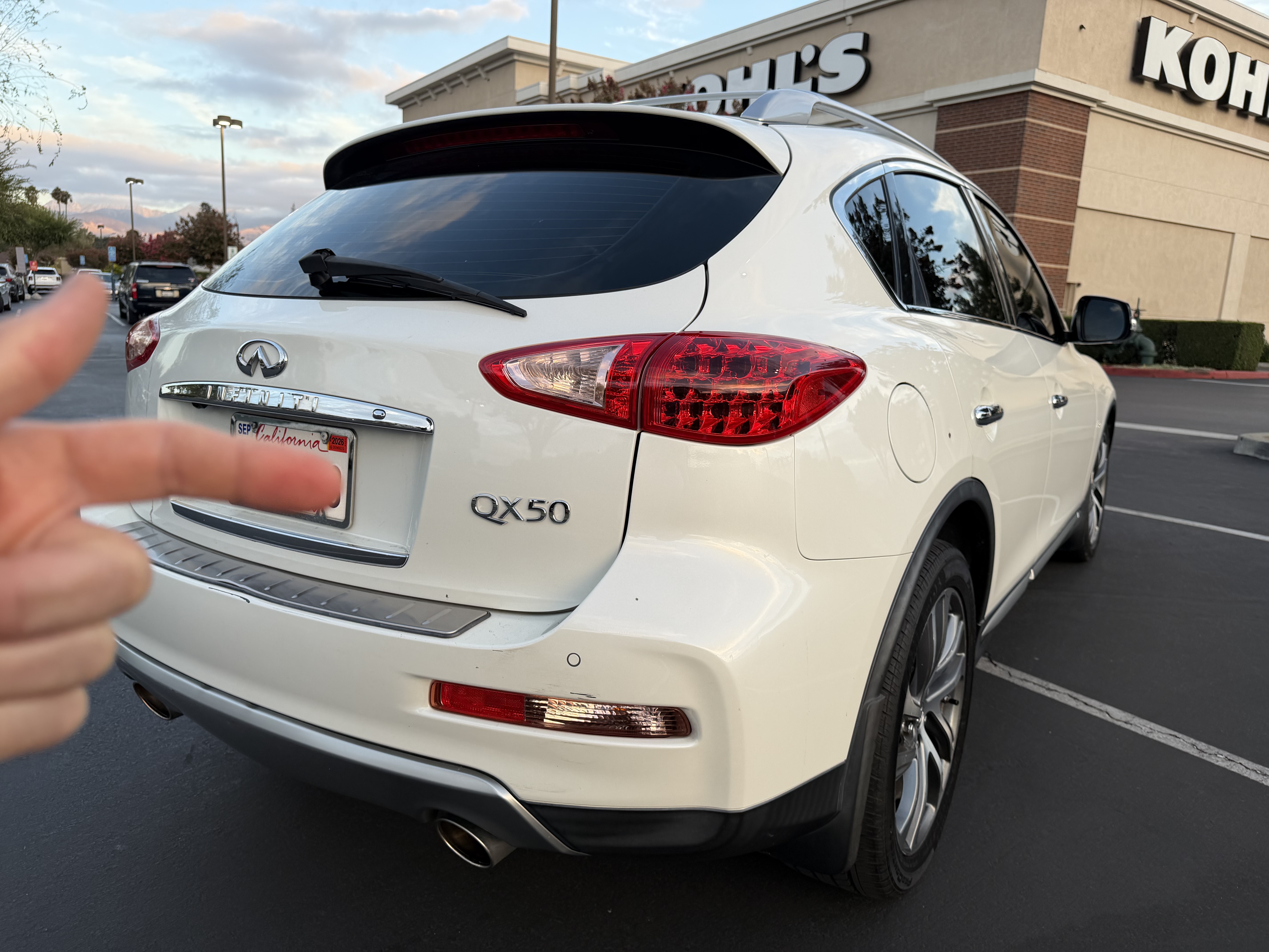 Used 2017 INFINITI QX50 2WD w/ Premium Plus Package image 10