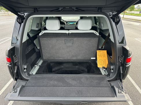 Used 2025 Rivian R1S Adventure image 19